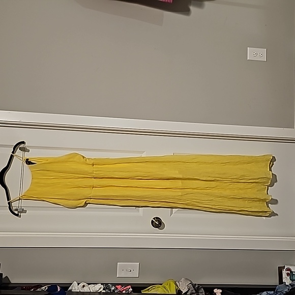 Row A Beautiful Soft Yellow Lightweight Jumpsuit/ Pantsuit/ NWT* Size Small - Picture 2 of 15